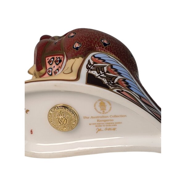 Royal Crown Derby Kangaroo with Joey Paperweight Figurine - Picture 4 of 7